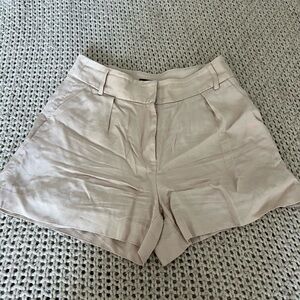 Express linen shorts